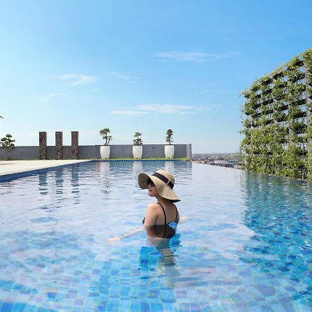 Novotel Suites Yogyakarta Malioboro Eksteriør billede